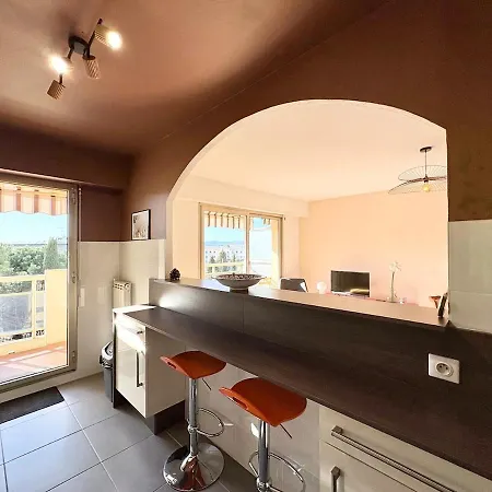 T3 Piscine, Parking, Proche Des Plages Apartman